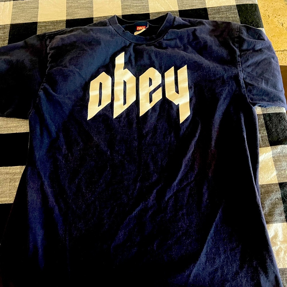 Vintage XL Obey Propaganda t-shirt in very good condition